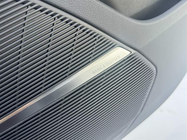 Фото 14 - Audi Q7