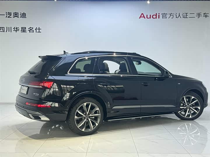 Фото 4 - Audi Q7