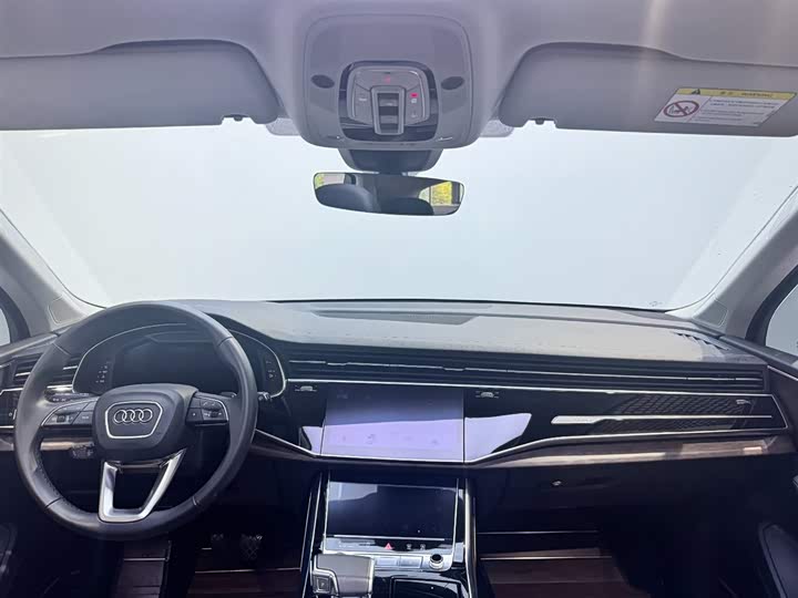 Фото 8 - Audi Q7