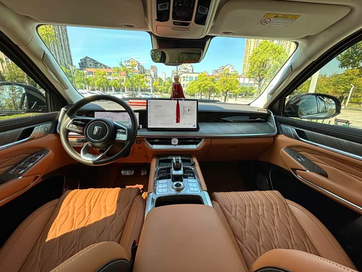 Фото 7 - Tank 500 Hybrid