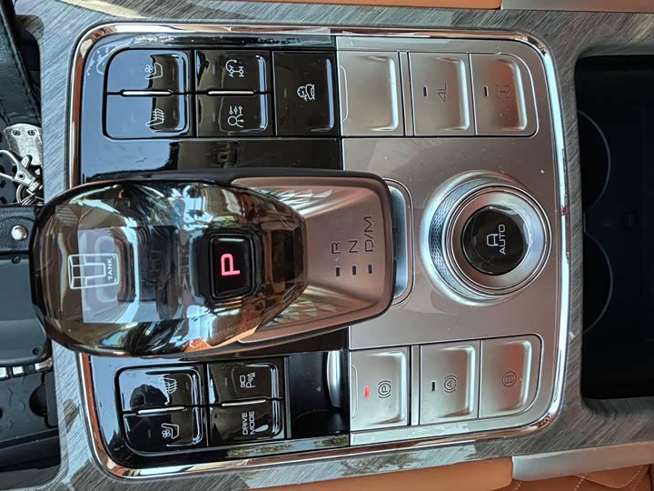 Фото 9 - Tank 500 Hybrid