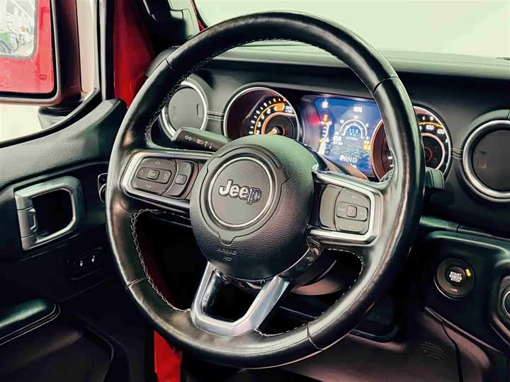 Фото 13 - Jeep Wrangler