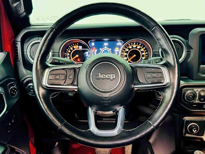 Фото 14 - Jeep Wrangler