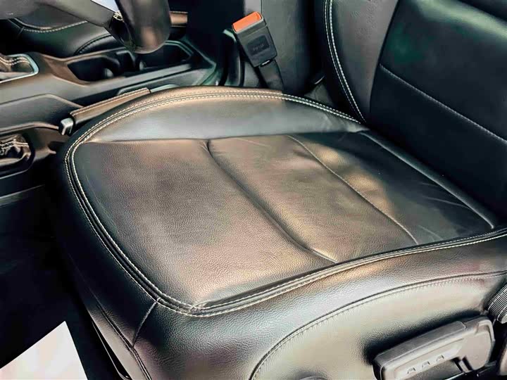 Фото 16 - Jeep Wrangler