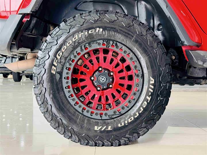 Фото 18 - Jeep Wrangler