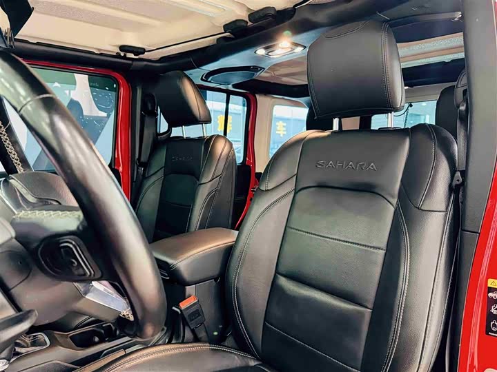 Фото 9 - Jeep Wrangler