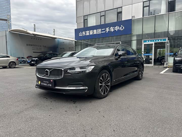 Фото 1 - Volvo S90