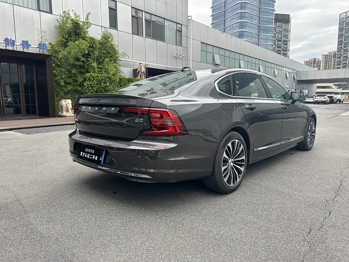 Фото 14 - Volvo S90