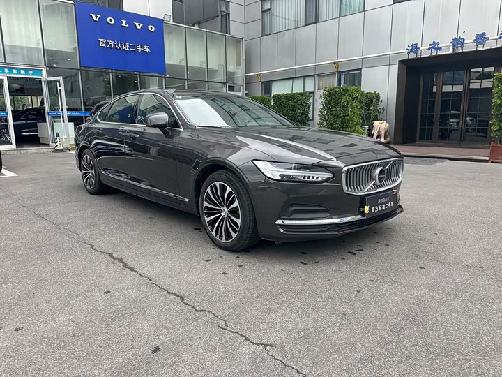 Фото 3 - Volvo S90