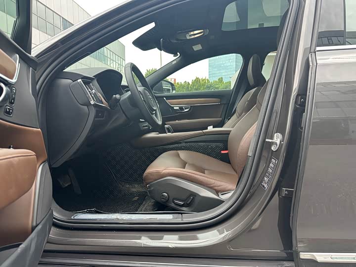 Фото 8 - Volvo S90