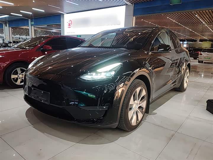 Фото 1 - Tesla Model Y
