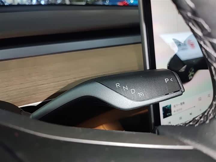 Фото 14 - Tesla Model Y