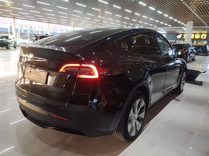 Фото 7 - Tesla Model Y