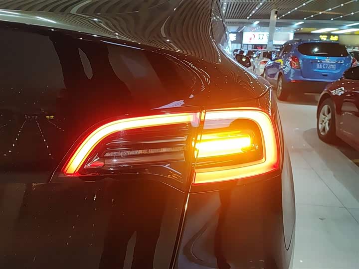 Фото 8 - Tesla Model Y