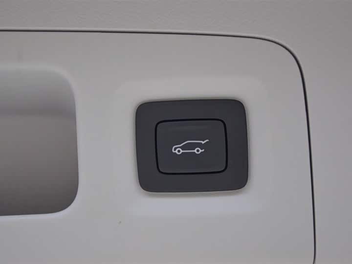 Photo 15 - Buick GL8 ES