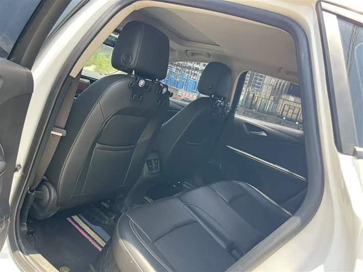 Фото 10 - Buick Verano