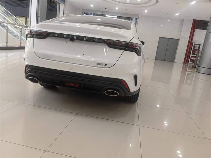 Фото 7 - Geely Binrui