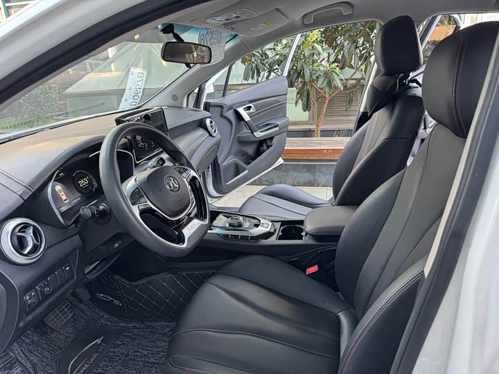 Фото 11 - Beijing EU5