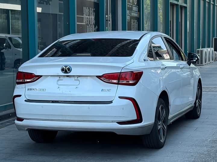 Фото 6 - Beijing EU5