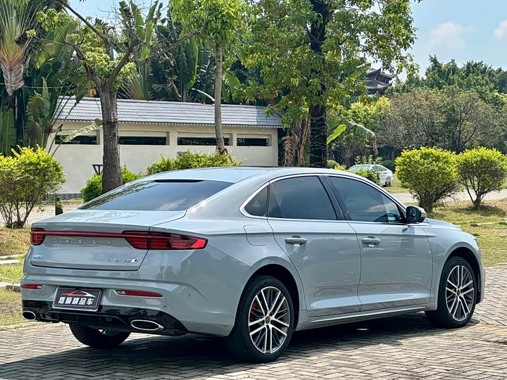 Фото 10 - Geely Preface