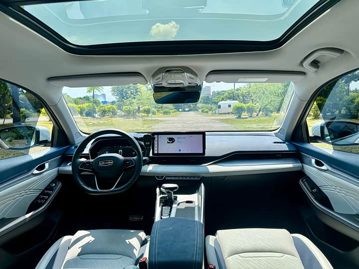 Фото 8 - Geely Preface