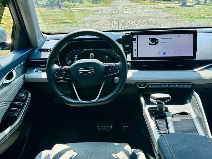 Фото 9 - Geely Preface