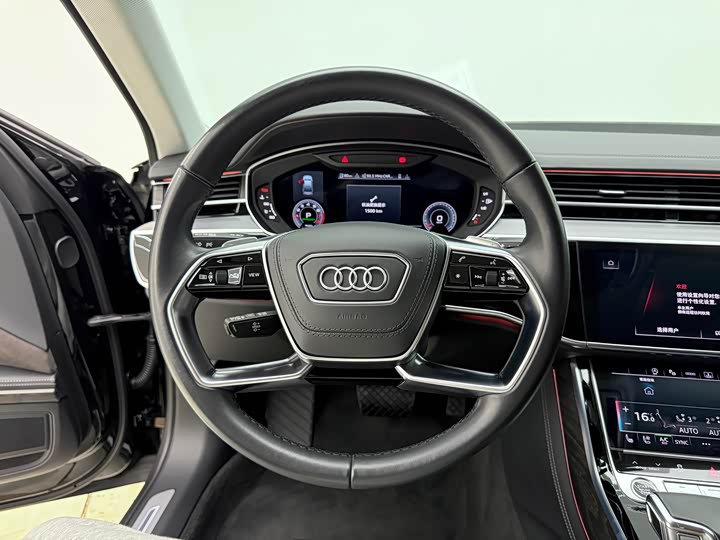 Фото 11 - Audi A8