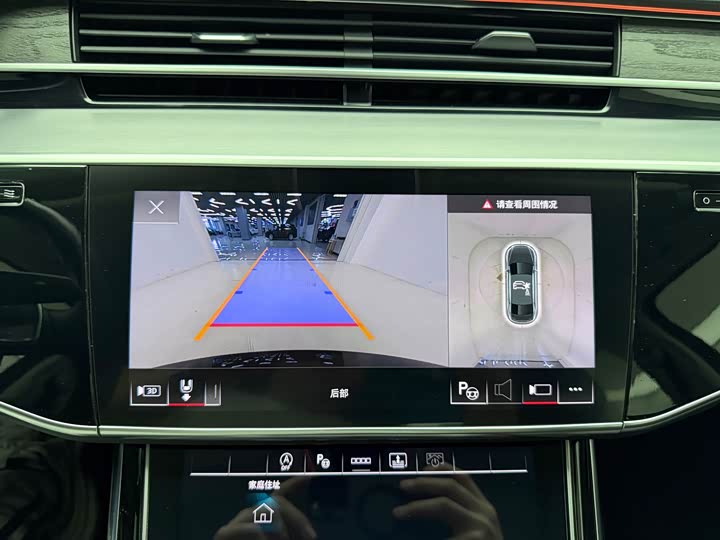 Фото 13 - Audi A8