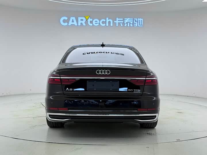 Фото 5 - Audi A8