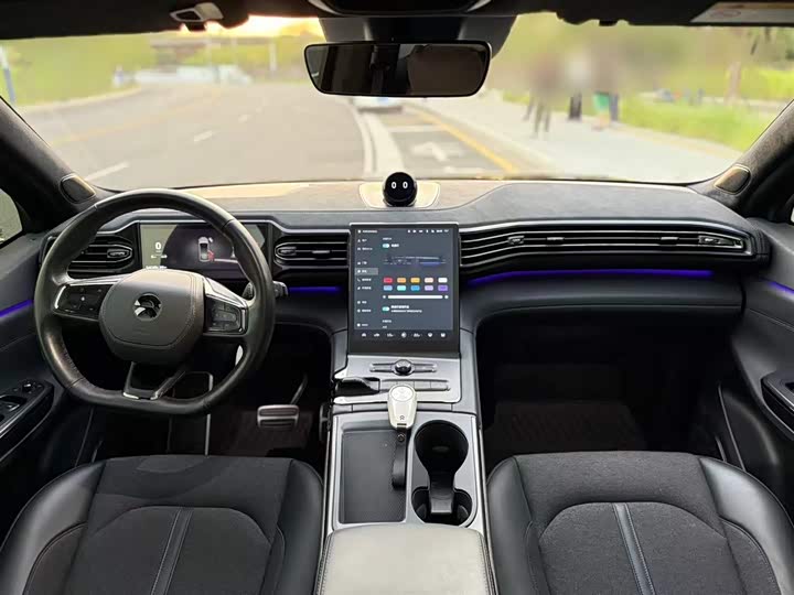 Фото 10 - Nio EC6