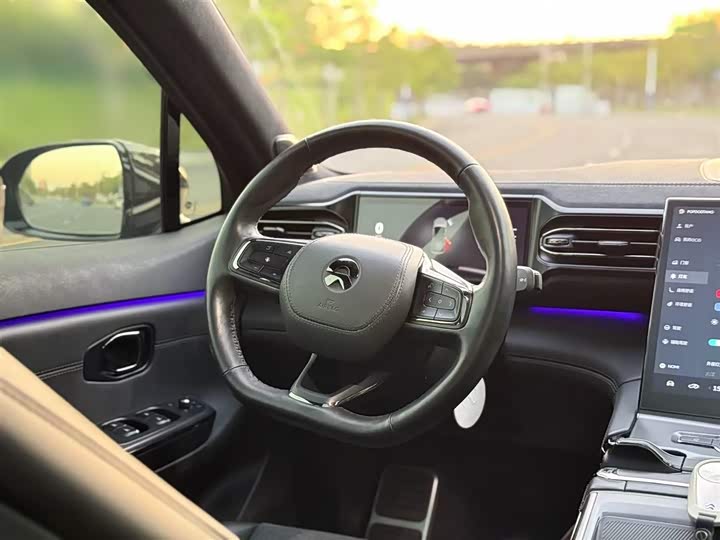 Фото 11 - Nio EC6