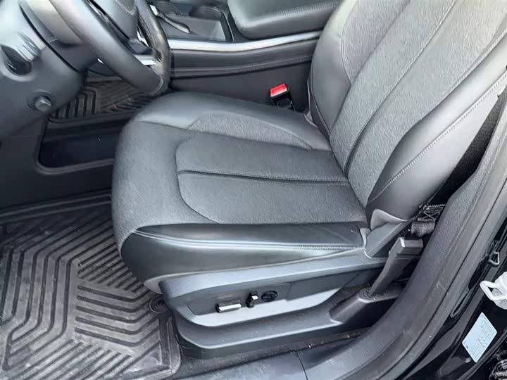 Фото 16 - Nio EC6