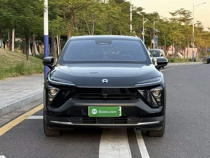 Фото 3 - Nio EC6