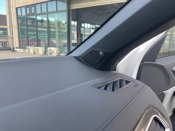 Фото 14 - Volkswagen T-Roc