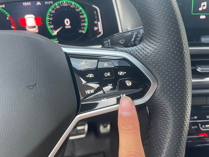 Фото 16 - Volkswagen T-Roc