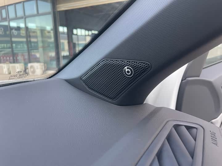 Фото 17 - Volkswagen T-Roc