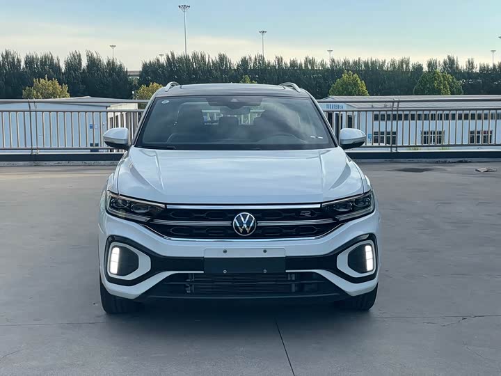 Фото 2 - Volkswagen T-Roc