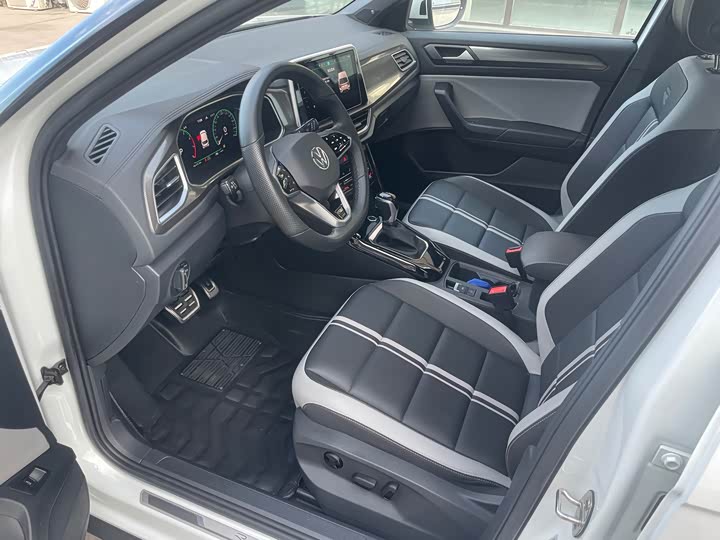 Фото 7 - Volkswagen T-Roc