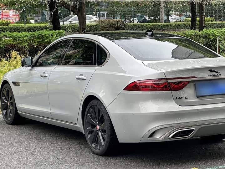 Фото 5 - Jaguar XF L