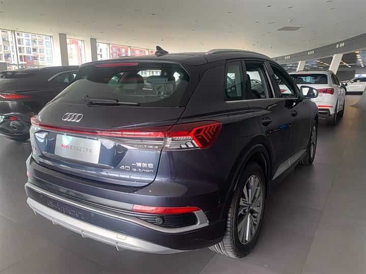 Фото 4 - Audi Q4 e-tron