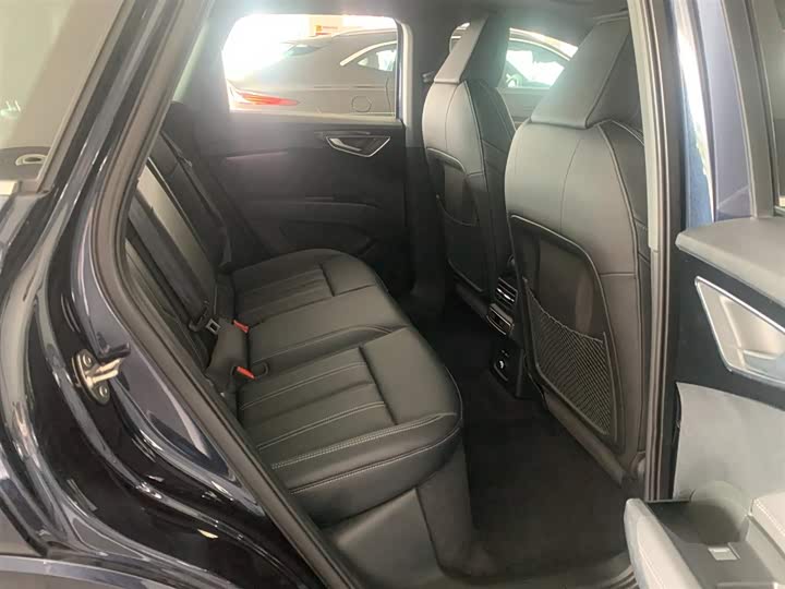 Фото 8 - Audi Q4 e-tron