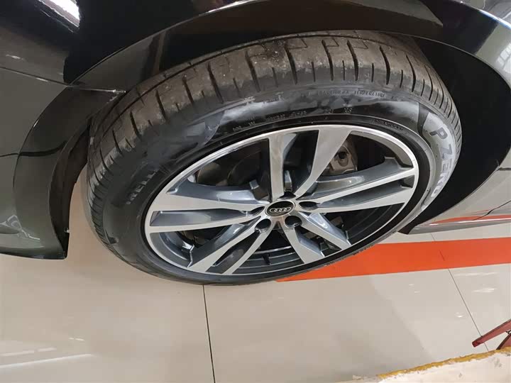 Фото 23 - Audi A6L