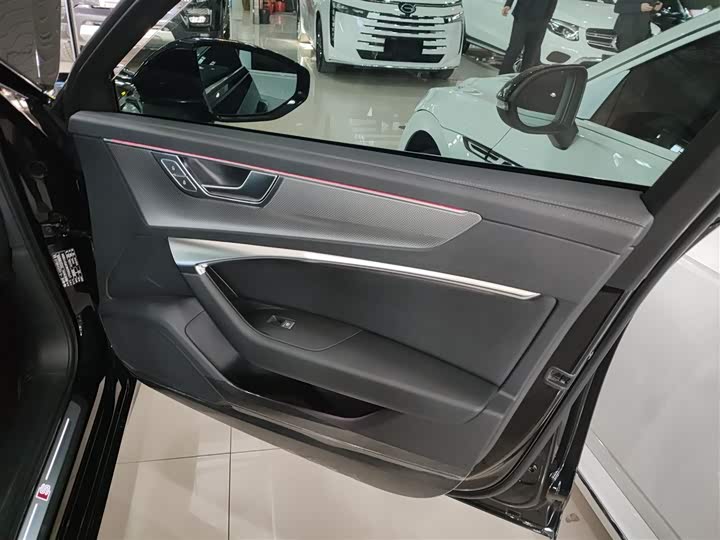 Фото 26 - Audi A6L