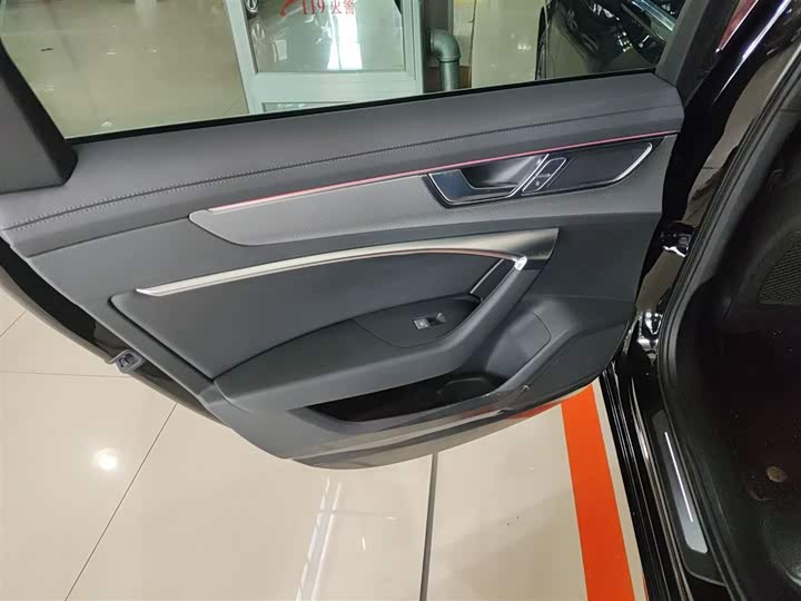 Фото 29 - Audi A6L