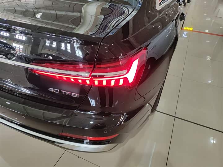 Фото 8 - Audi A6L