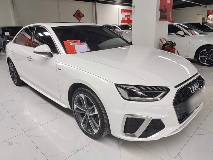 Фото 12 - Audi A4L