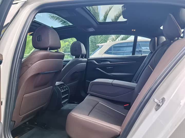 Фото 6 - BMW 5 Series