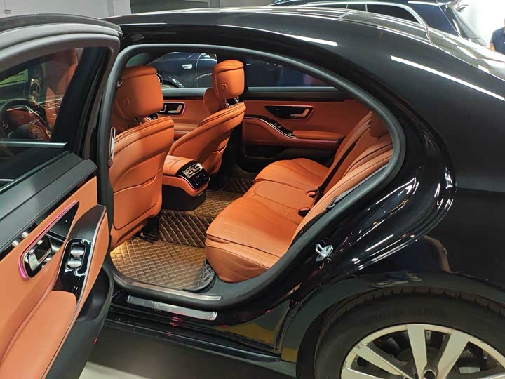 Фото 8 - Mercedes-Benz S-Class