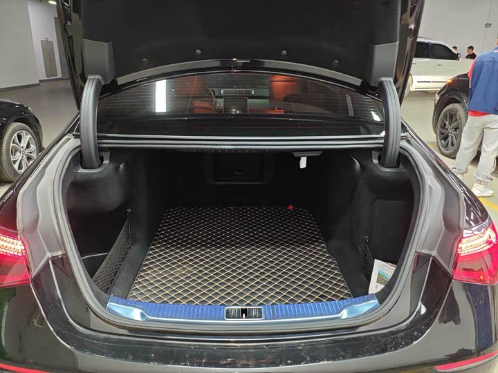 Фото 9 - Mercedes-Benz S-Class