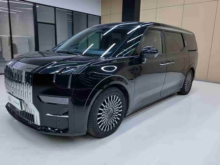 Фото 2 - Zeekr 009